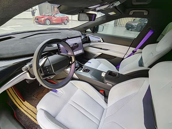 Фото 9 - HiPhi Z