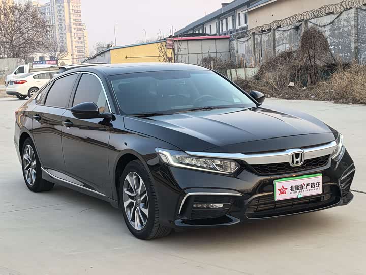 Фото 3 - Honda Inspire