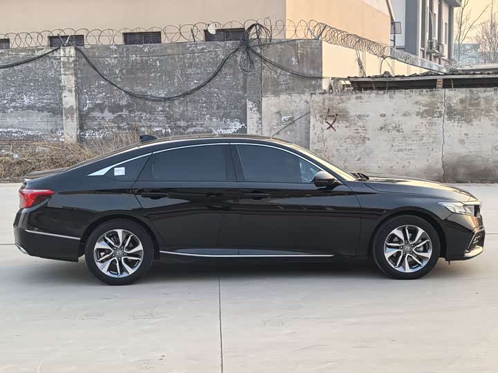 Фото 4 - Honda Inspire