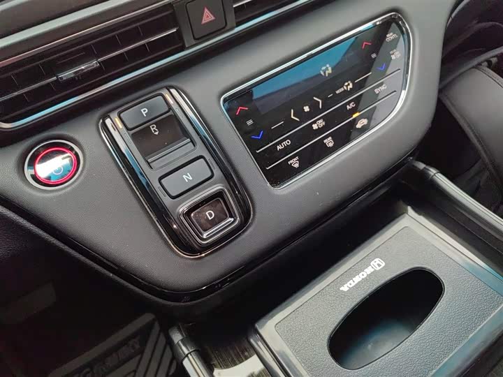 Фото 6 - Honda Elysion