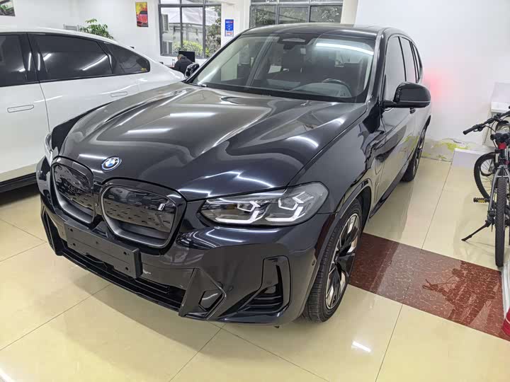 Фото 1 - BMW iX3