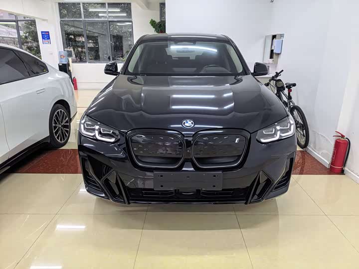 Фото 2 - BMW iX3