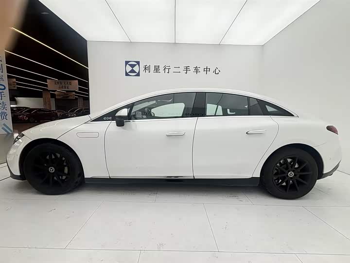 Фото 8 - Mercedes-Benz EQE