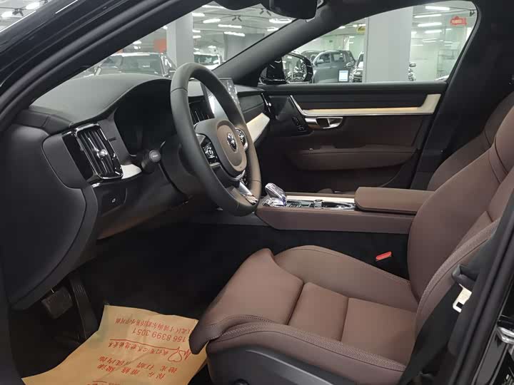 Фото 3 - Volvo S90