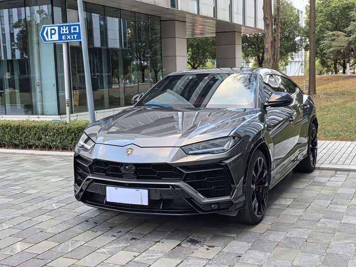 Фото 1 - Lamborghini Urus