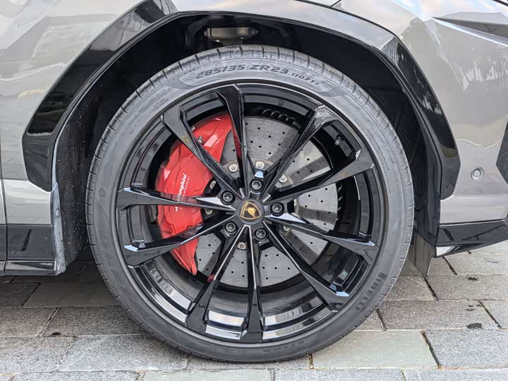 Фото 4 - Lamborghini Urus