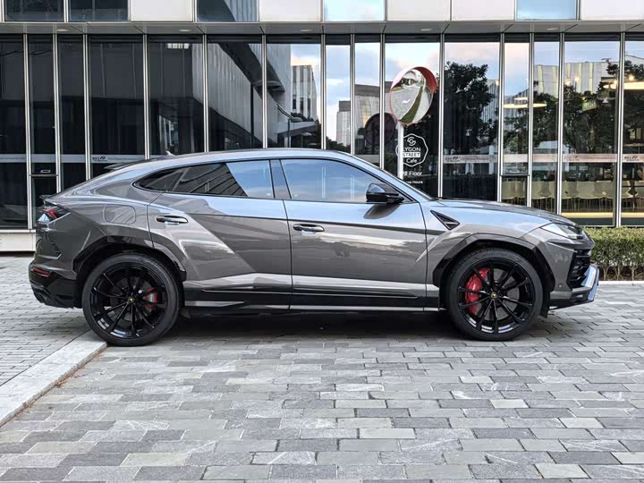 Фото 5 - Lamborghini Urus