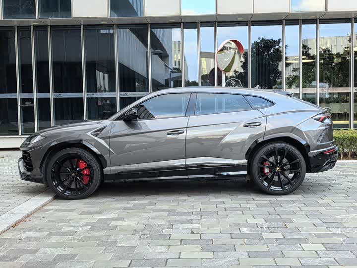 Фото 6 - Lamborghini Urus