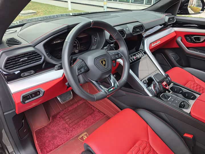 Фото 7 - Lamborghini Urus