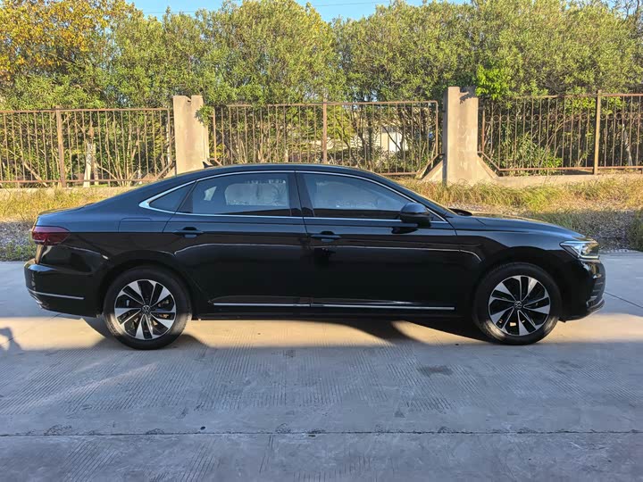 Фото 4 - Volkswagen Passat