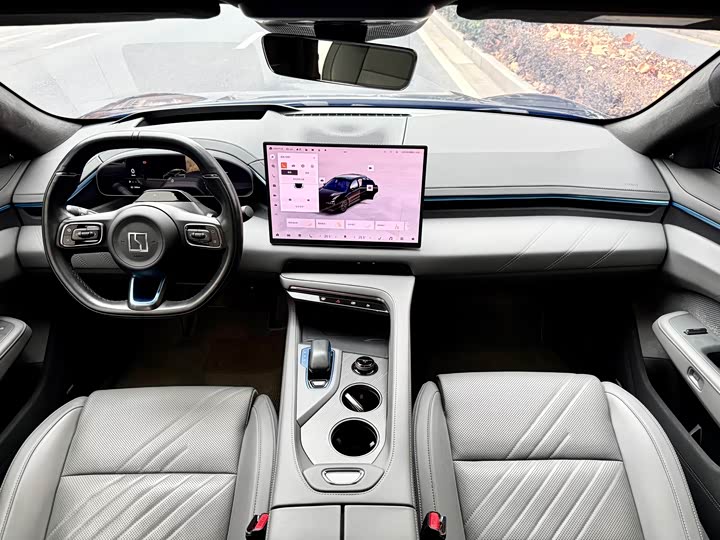 Фото 5 - Zeekr 001