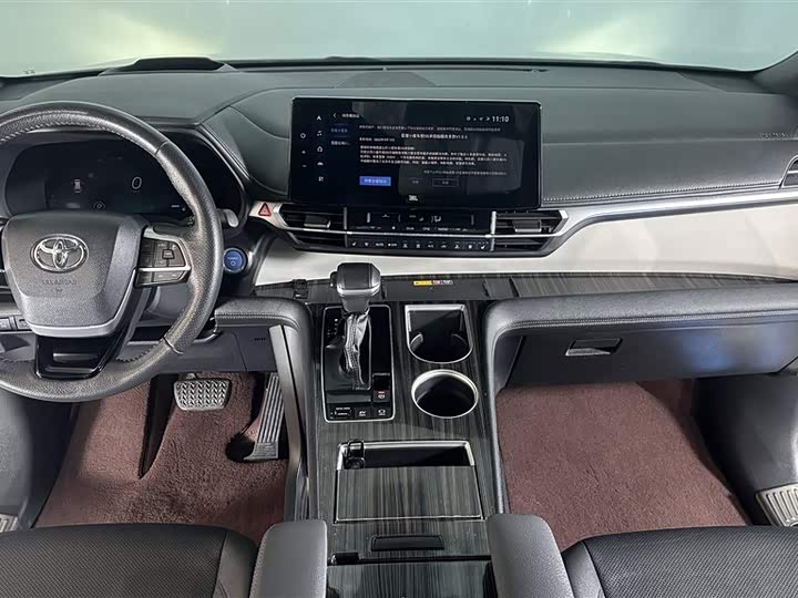 Фото 8 - Toyota Granvia