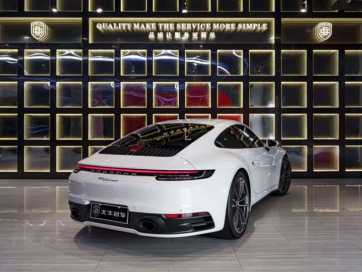 Фото 6 - Porsche 911