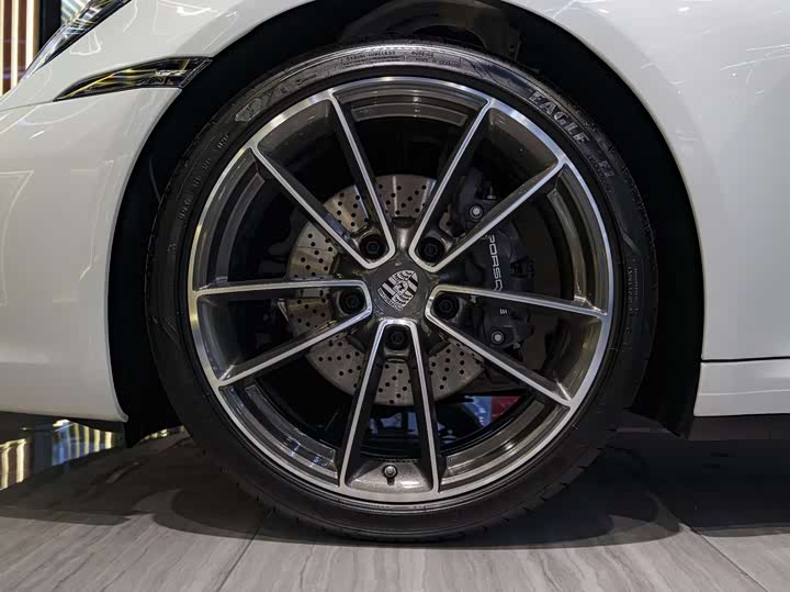 Фото 9 - Porsche 911