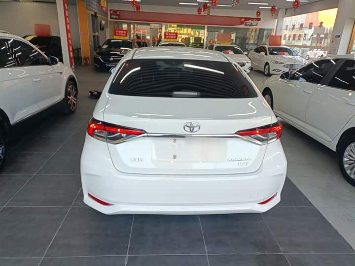 Фото 6 - Toyota Corolla