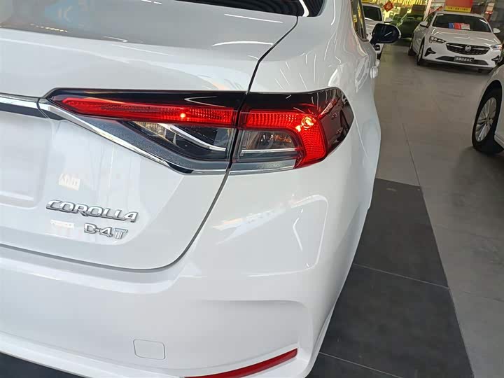 Фото 8 - Toyota Corolla