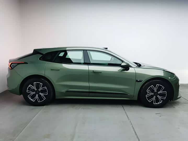 Фото 3 - Zeekr 001