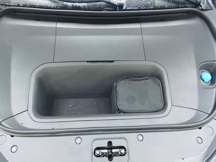 Фото 9 - Zeekr 001