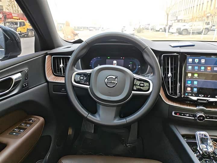 Фото 3 - Volvo XC60 Hybrid