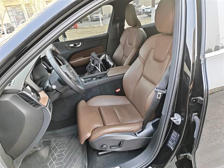 Фото 8 - Volvo XC60 Hybrid