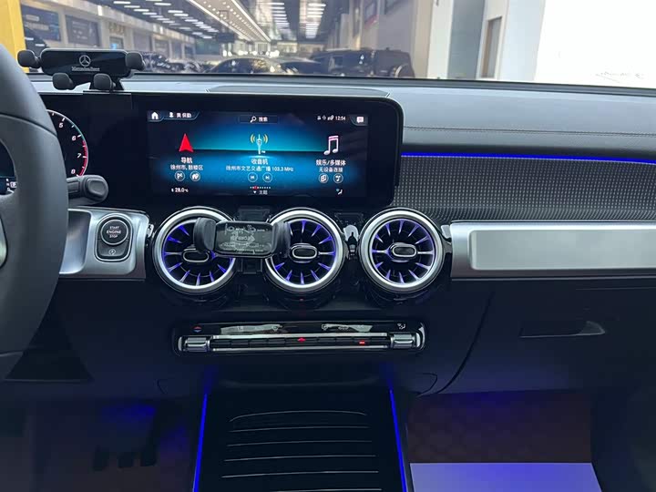 Фото 6 - Mercedes-Benz GLB-Class