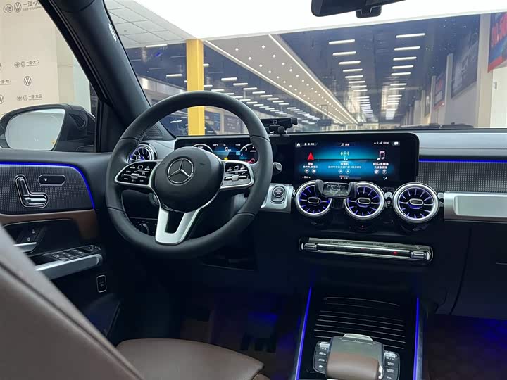 Фото 7 - Mercedes-Benz GLB-Class