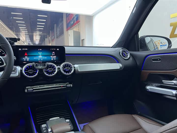 Фото 8 - Mercedes-Benz GLB-Class