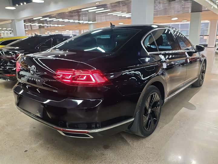 Фото 7 - Volkswagen Magotan