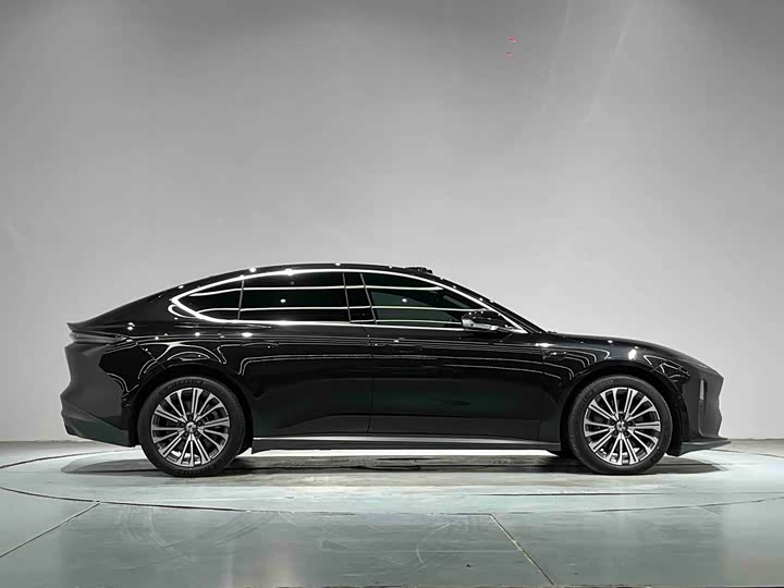 Фото 8 - Nio ET5