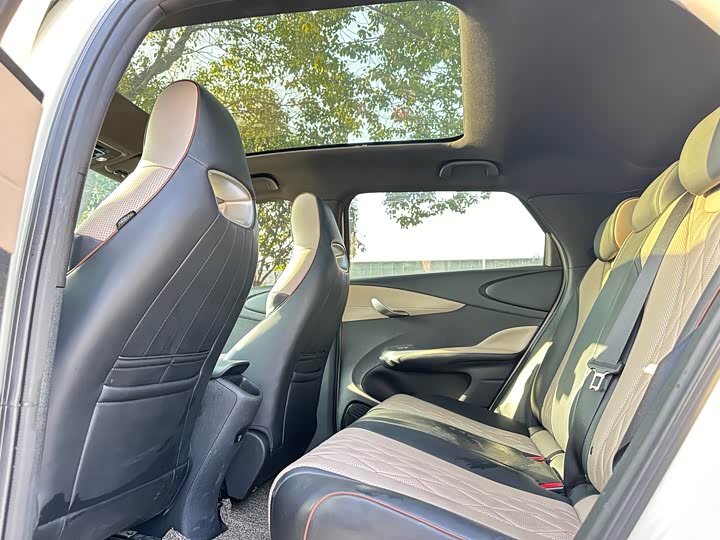 Фото 9 - BYD Dolphin