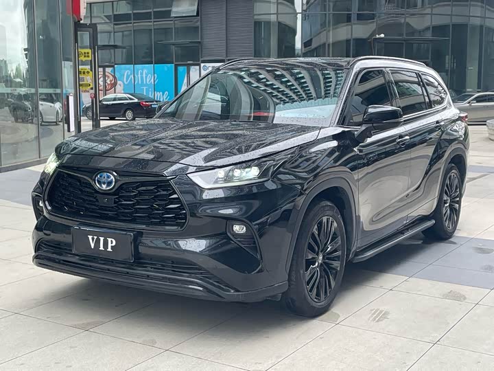 Фото 1 - Toyota Highlander