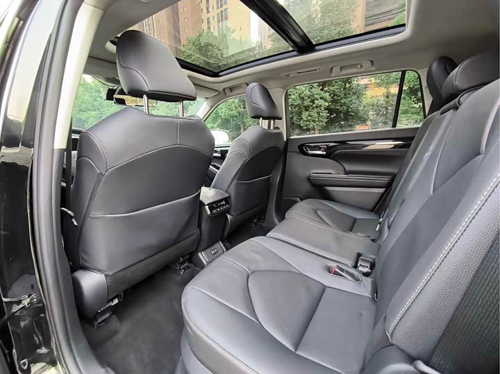 Фото 5 - Toyota Highlander