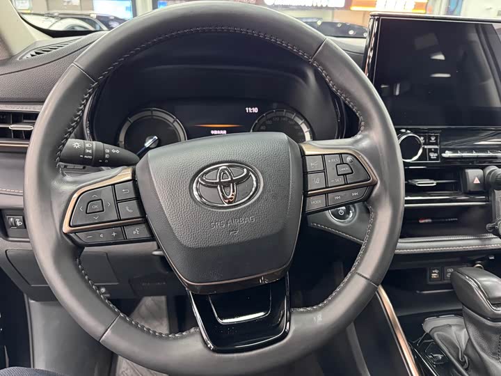 Фото 8 - Toyota Highlander