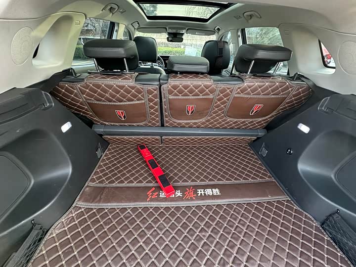 Фото 8 - Hongqi HS5