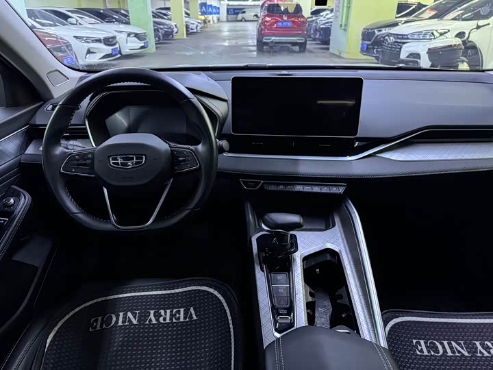 Фото 4 - Geely Preface