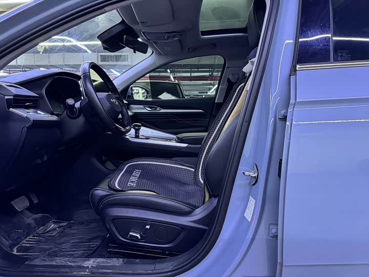 Фото 6 - Geely Preface