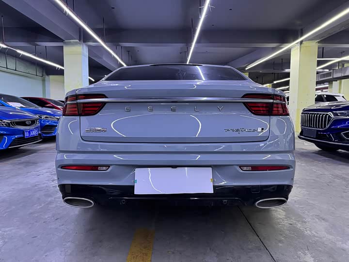 Фото 8 - Geely Preface