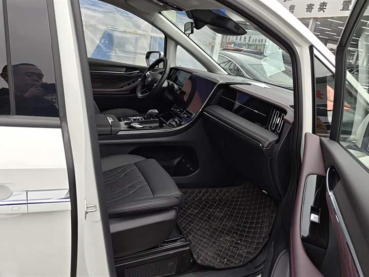 Фото 8 - GAC Trumpchi M8