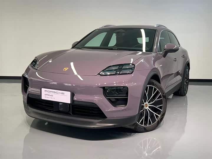 Фото 1 - Porsche Macan EV