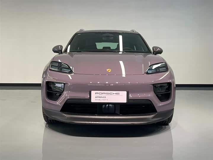 Фото 2 - Porsche Macan EV