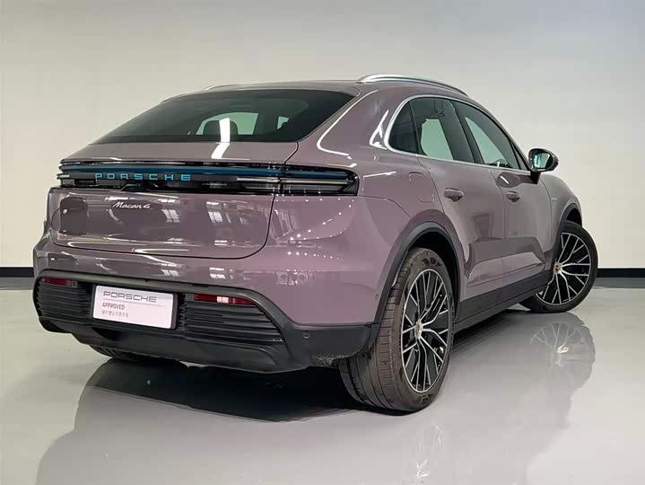 Фото 4 - Porsche Macan EV