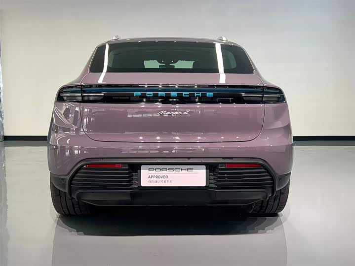 Фото 5 - Porsche Macan EV