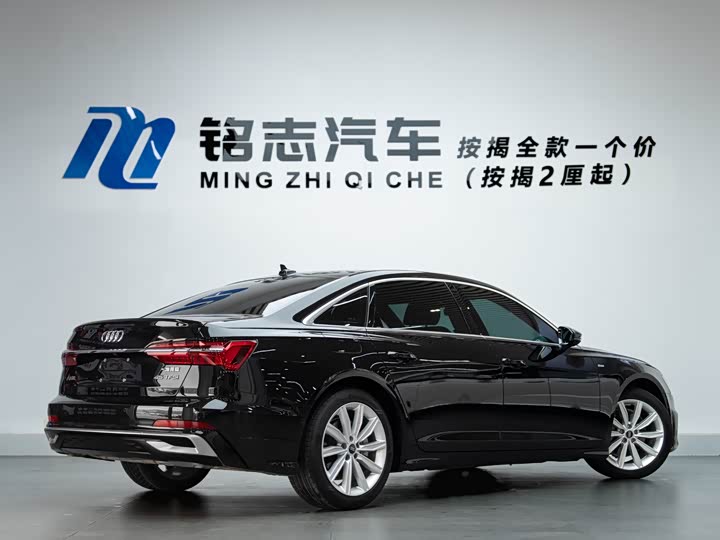 Фото 4 - Audi A6L