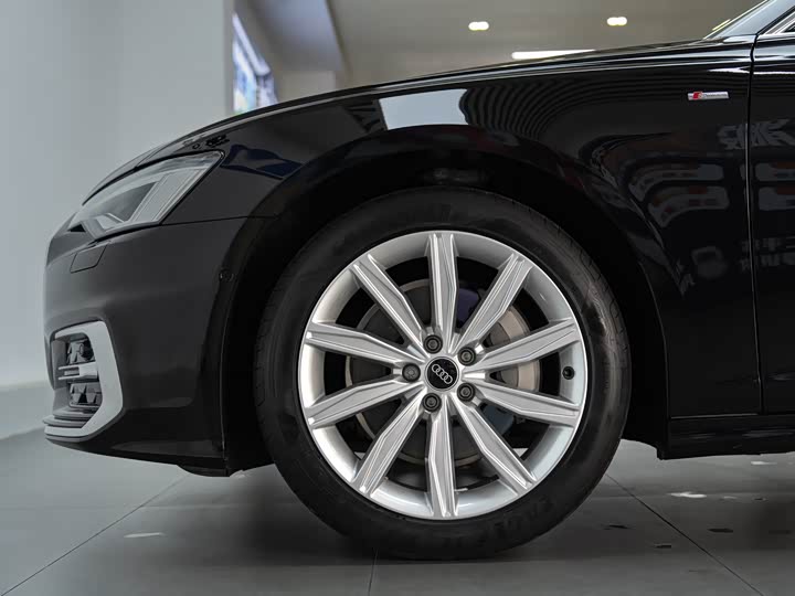 Фото 8 - Audi A6L