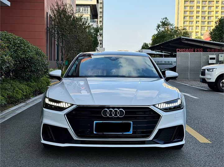 Фото 2 - Audi A7