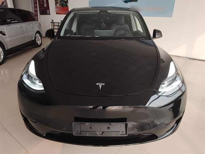 Фото 3 - Tesla Model Y