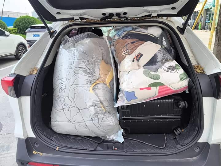 Фото 4 - Toyota RAV4