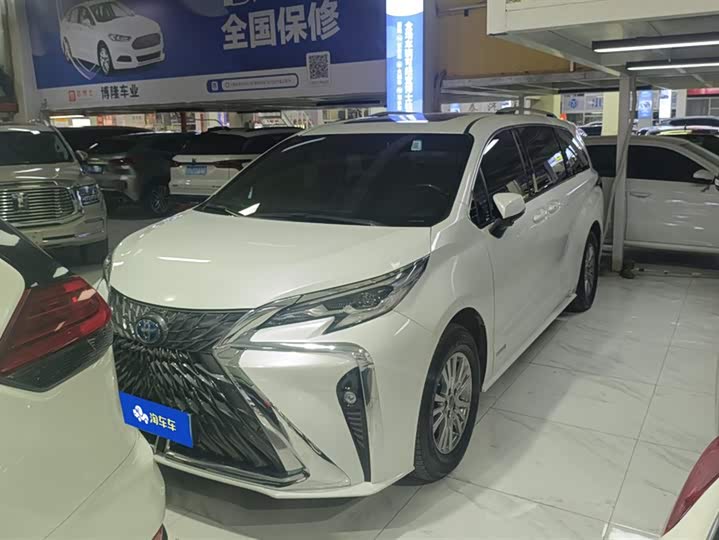 Фото 2 - Toyota Sienna