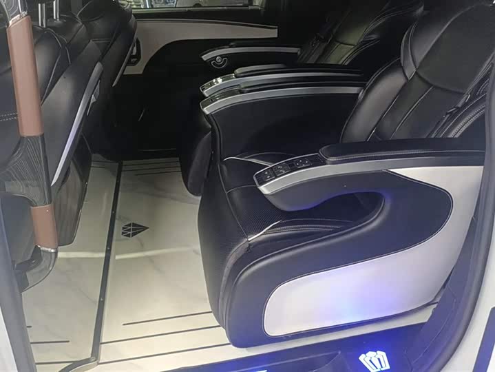 Фото 4 - Toyota Sienna