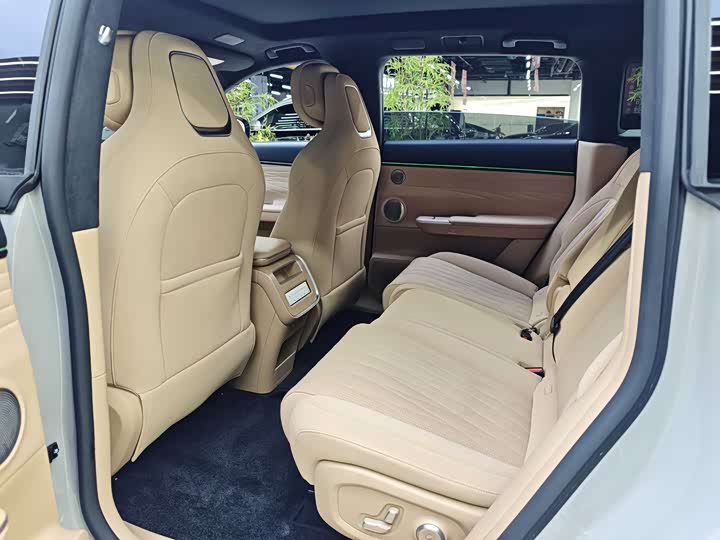 Фото 2 - Exeed Sterra ET